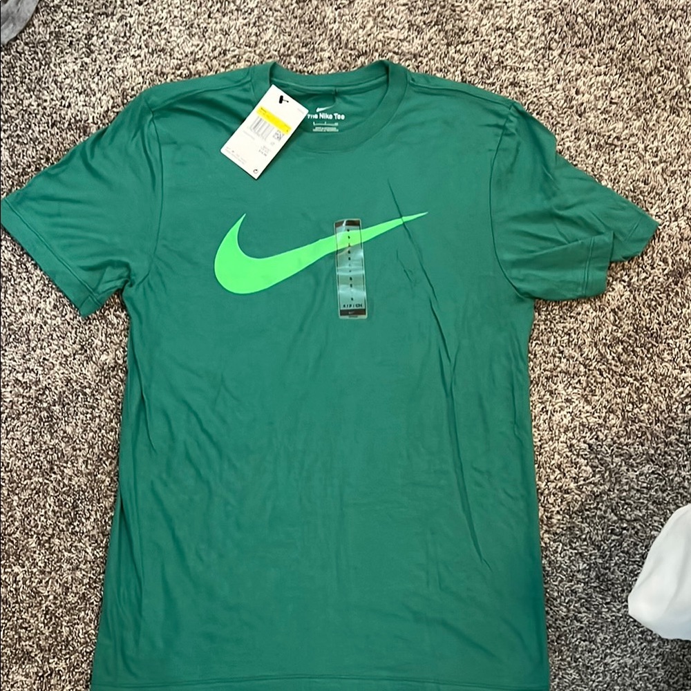 Nike Men's Small Emerald Green Tee NWT